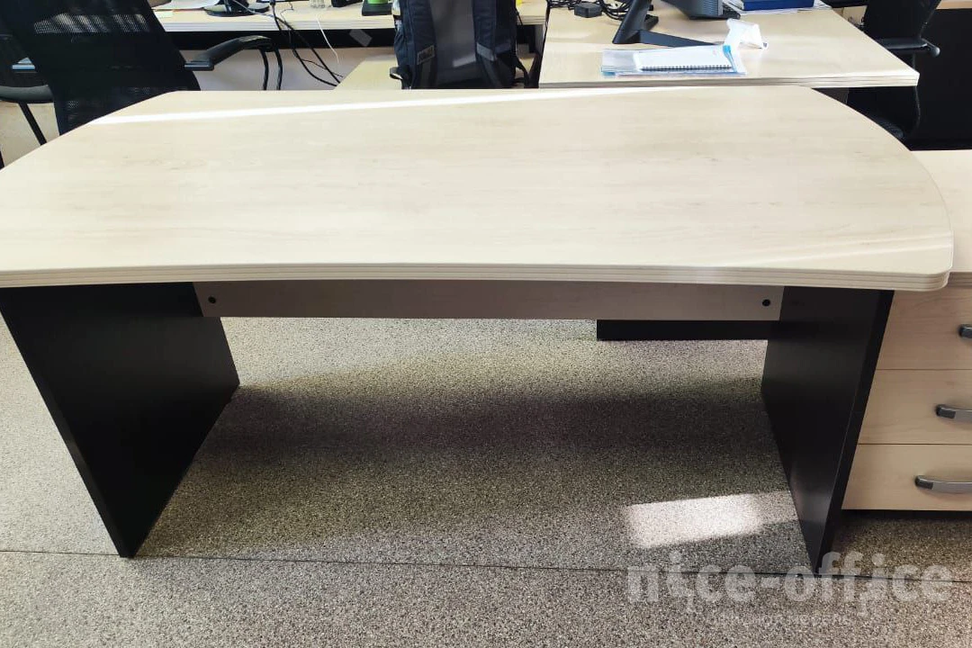 Стол симметричный 160x85x74 Berlin фото в интерьере 1